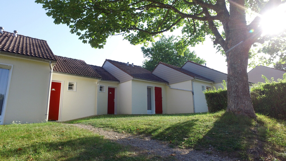 Exterior & Views 2, VVF Bourgogne Auxois Morvan, Semur en Auxois, Côte-d'Or