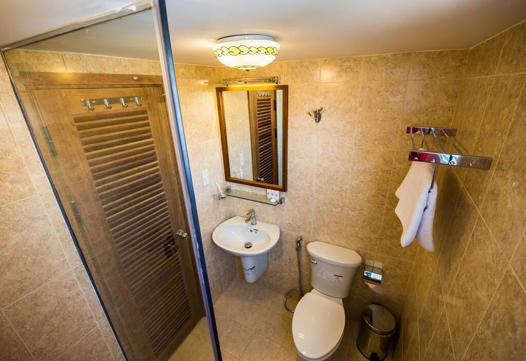 Bathroom 4, Tabalo Hostel, Nha Trang