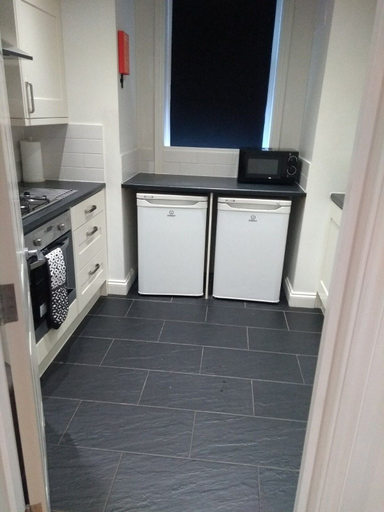 Others 4, Clifton Apartment, Luton