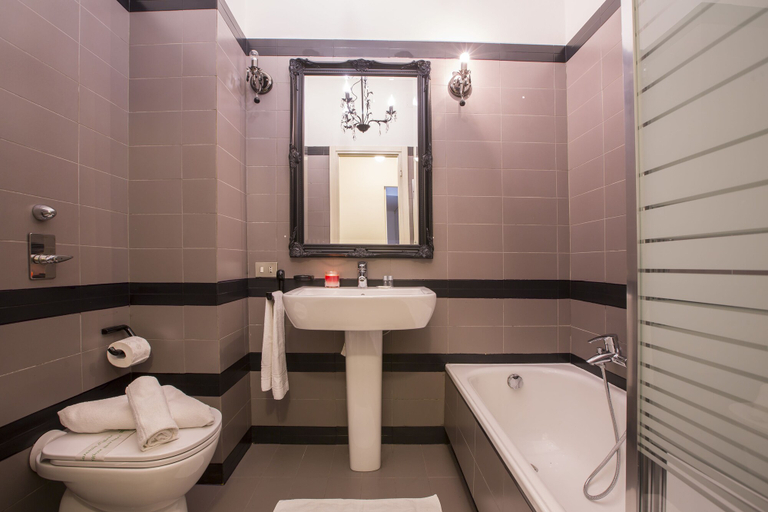 Bathroom 3, Casalia Apartment, Como