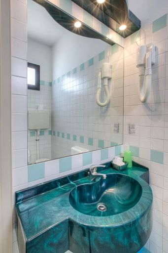 Bathroom 4, Hotel Nautico, Rimini