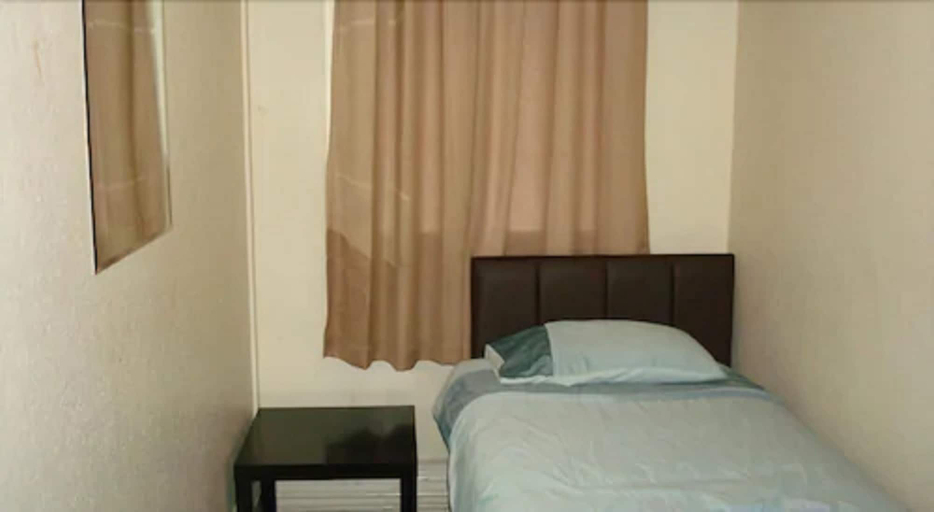 Bedroom 2, Forest Gate Hotel, London