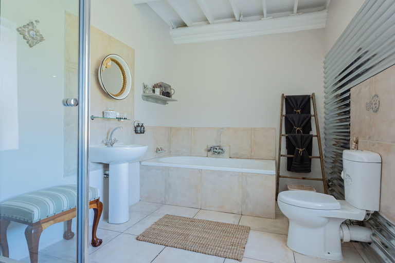 Bathroom 4, Shanzeley Guest House, Eden