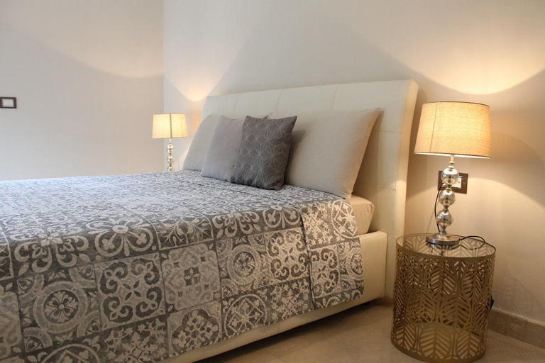 Bedroom 3, HomeAway B&B, Salerno