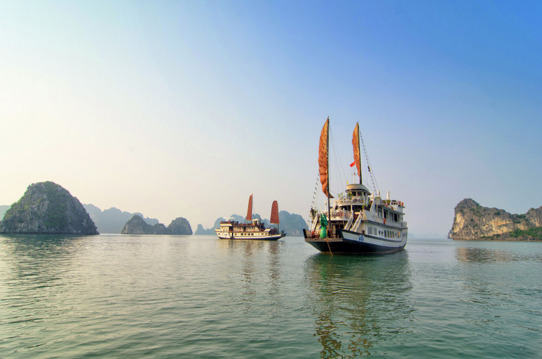 Others 5, Dragons' Pearl Junk, Hạ Long