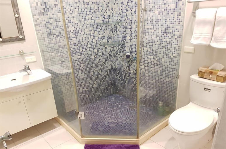 Bathroom 3, Hualien Nan Yang Feng Qing B&B, Hualien