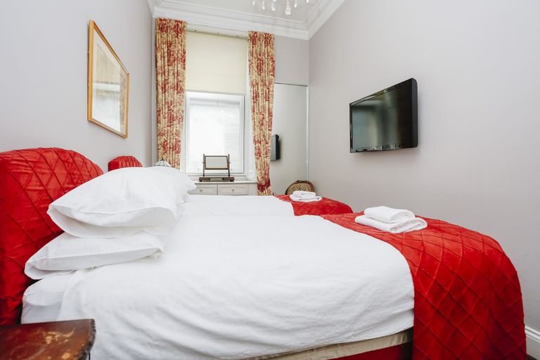 Bedroom 3, Gorgeous Royal Mile Mansion Apartment, Edinburgh