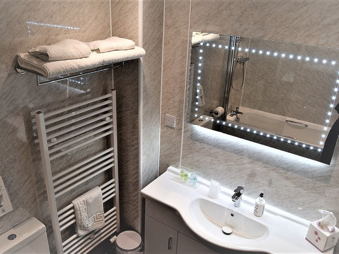 Bathroom 3, An-airidh Bed & Breakfast Portree, Highland