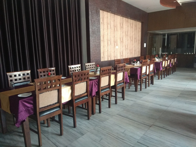 Food & Drinks, Neelam Palace Hotel, Singrauli