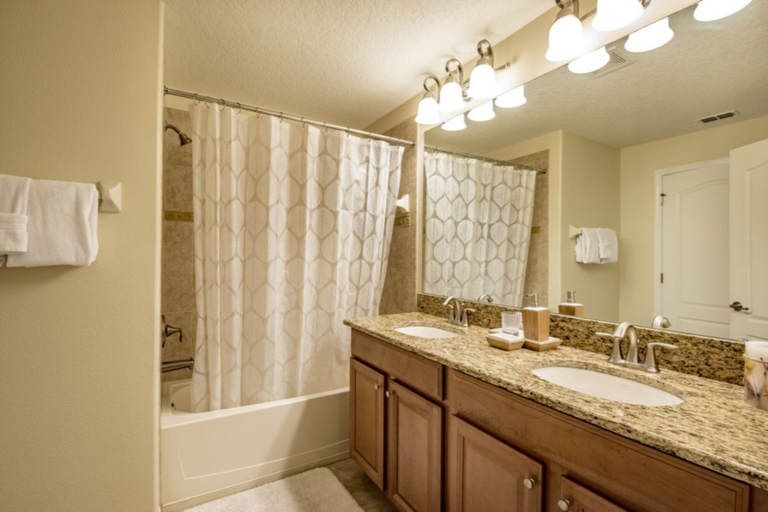 Bathroom 3, 4 Bedroom 3 Bathroom Town Home With Pool, Osceola