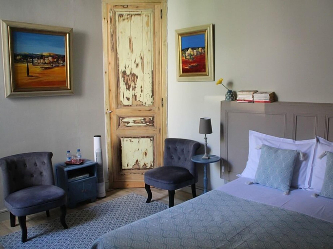 Bedroom 3, Une Chambre en Ville, Charente-Maritime