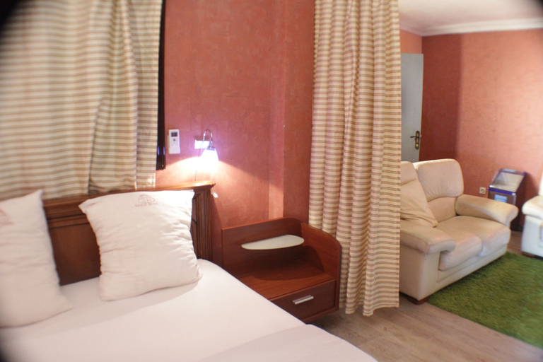 Bedroom 2, Kemal Hotel, Wouri