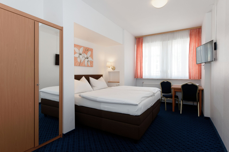 Bedroom 3, PrivatHotel Probst, Nürnberg