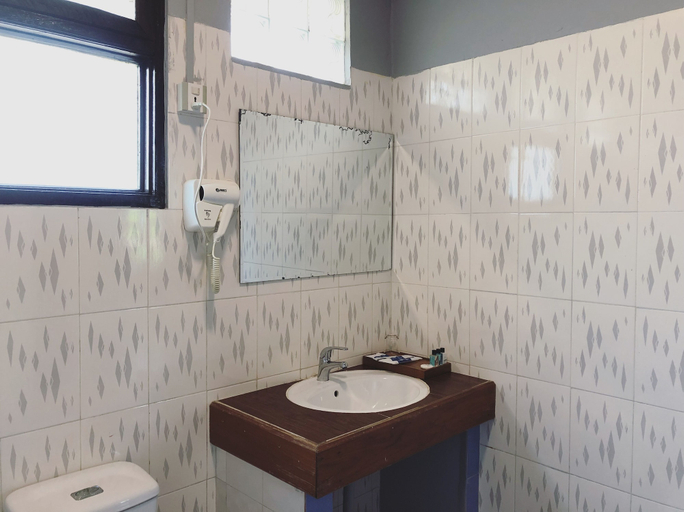Bathroom 4, Lagoon Ngapali Beach Lodge, Thandwe