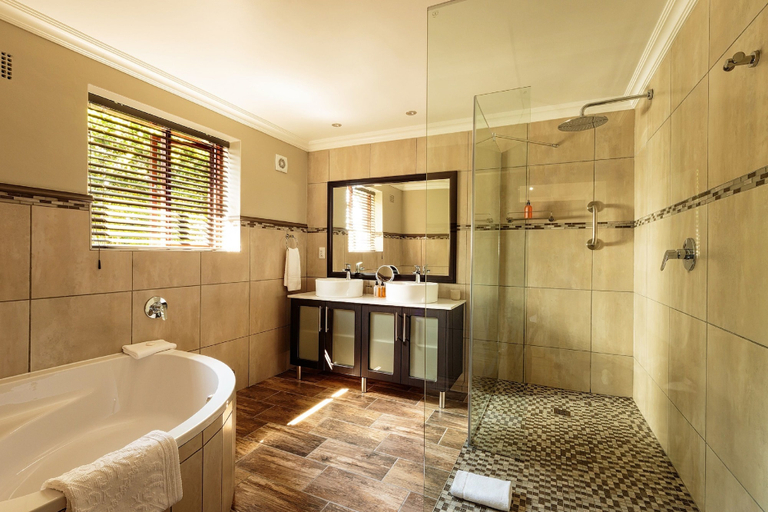 Bathroom 4, Wilderness Manor, Eden