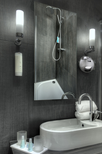 Bathroom 5, Best Western Plus Hotel Cosy Nice, Alpes-Maritimes