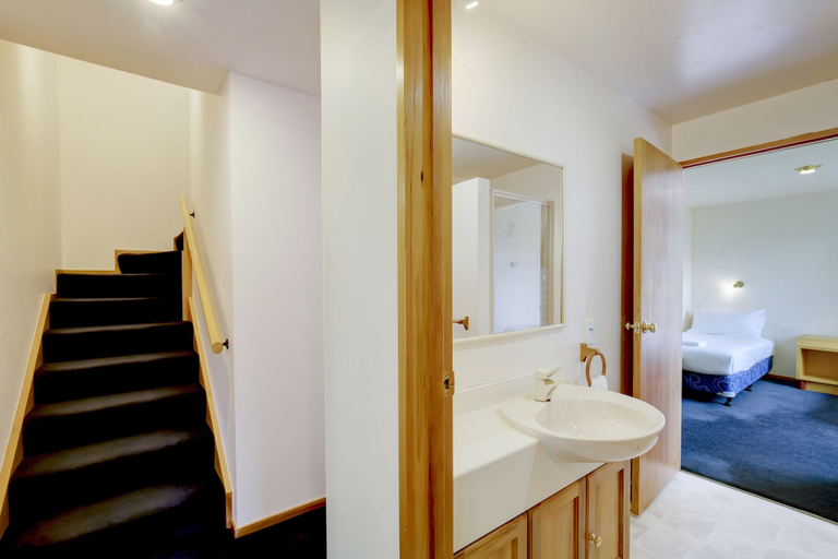 Bathroom 4, Golden Heights, Queenstown-Lakes