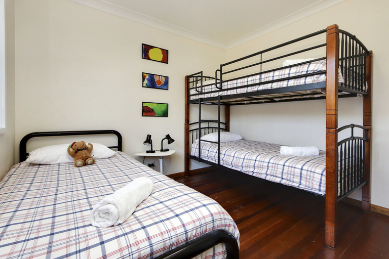 Bedroom, Ammaboolah at Hat Head, Kempsey