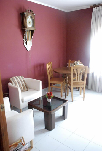 Others 4, Hostal Delgado, Huesca