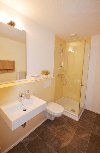 Bathroom 5, Hotel Reverey, Region Hannover