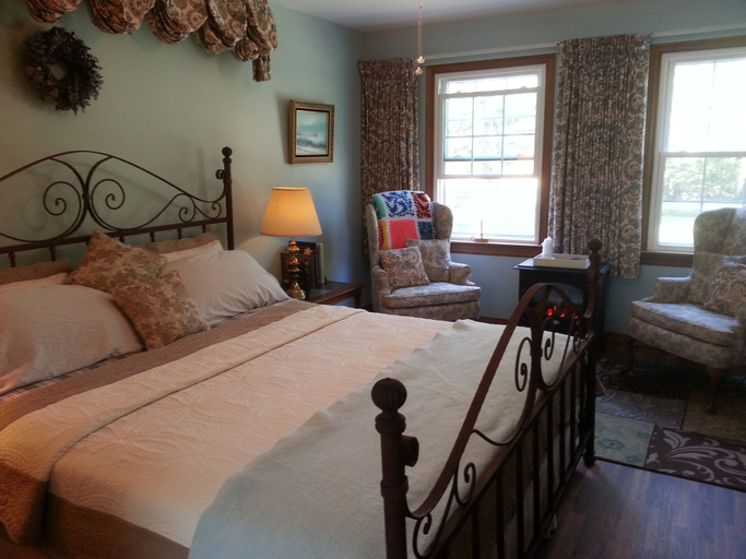 Bedroom 3, Shady Acres Bed and Breakfast, Caroline