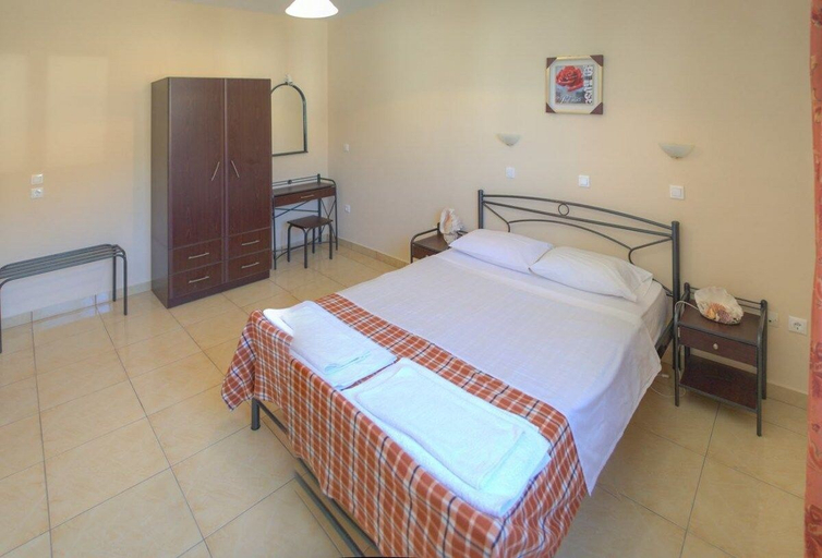 Bedroom 4, Dorana Trekking Hotel, South Aegean