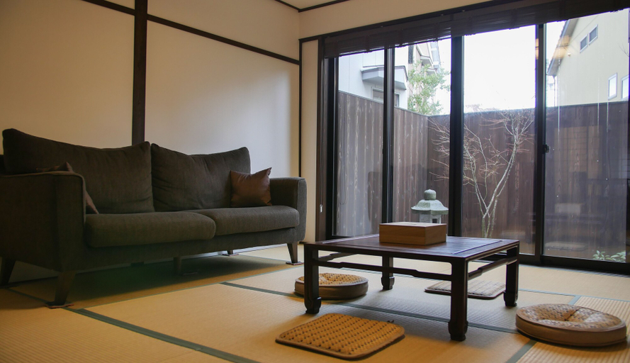 Others 5, Sennichi House, Kanazawa