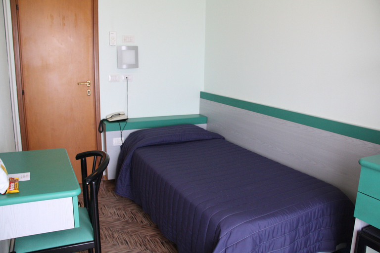 Bedroom 3, Alba Hotel, Ravenna