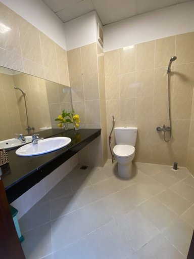 Bathroom, Nha Khach Con Dao, Côn Đảo
