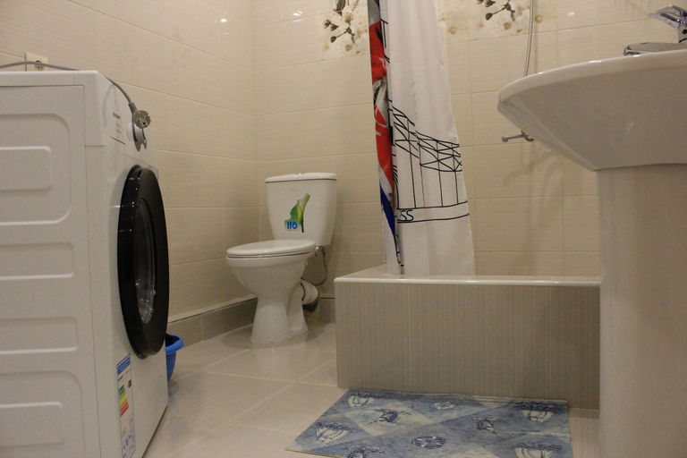 Bathroom 4, Apartment on Tulpanov St. 1-3, Sochi gorsovet