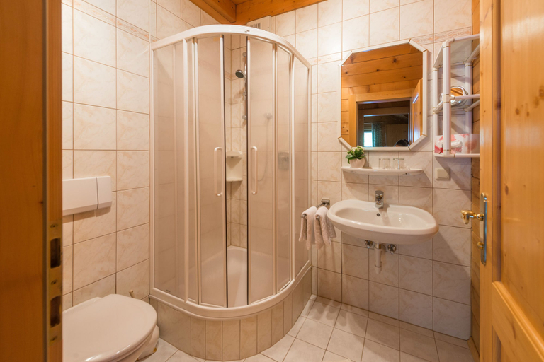Bathroom 3, Meine Heimat, Liezen