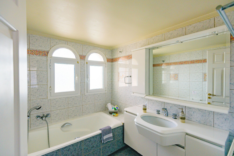 Bathroom 4, Villa Politia, Attica