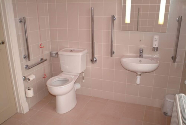 Bathroom 5, The Dragon Hotel, Swansea
