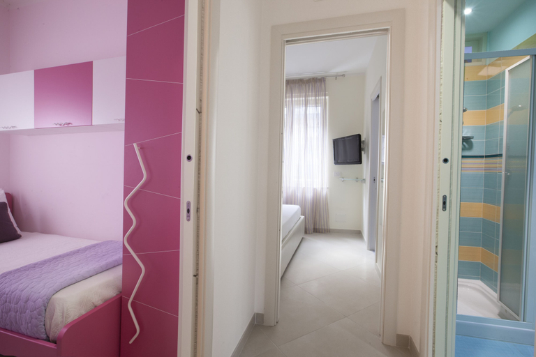 Bedroom 4, Estate4home- L'Onda Viola, Napoli
