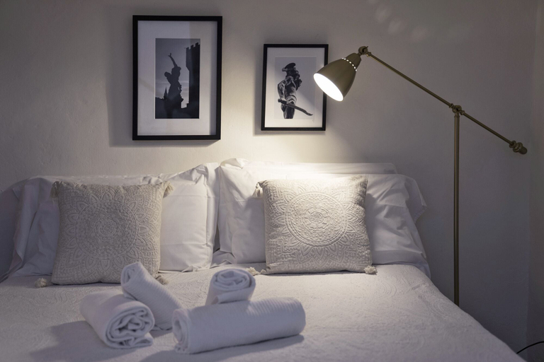 Bedroom 3, Palace with balcony View to Pitti Palace and the Duomo, Florence