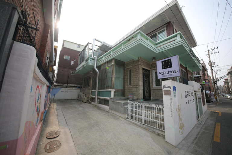 Exterior & Views 2, Stitches House - Hostel, Mapo