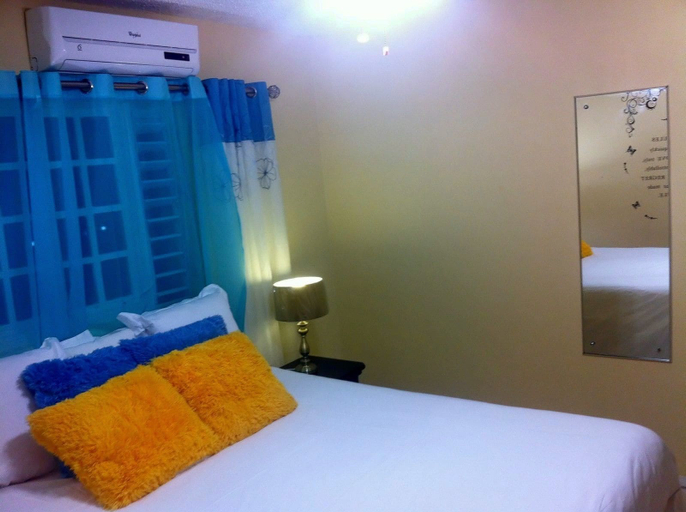 Bedroom 3, Oakland Guest Apartments