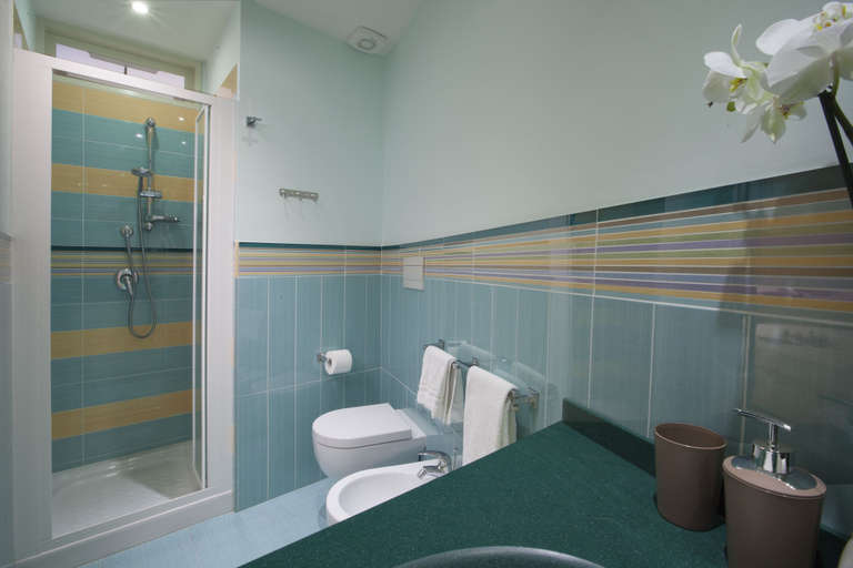 Bathroom 5, Estate4home- L'Onda Viola, Napoli