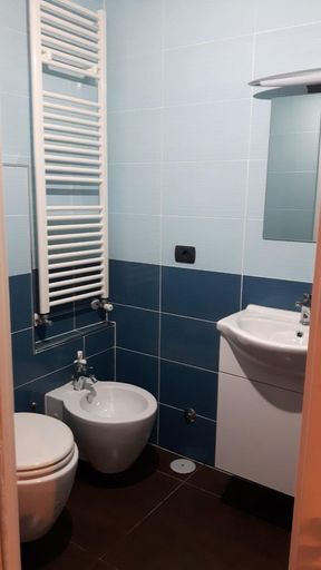 Bathroom 4, Le Suites Maor, Latina