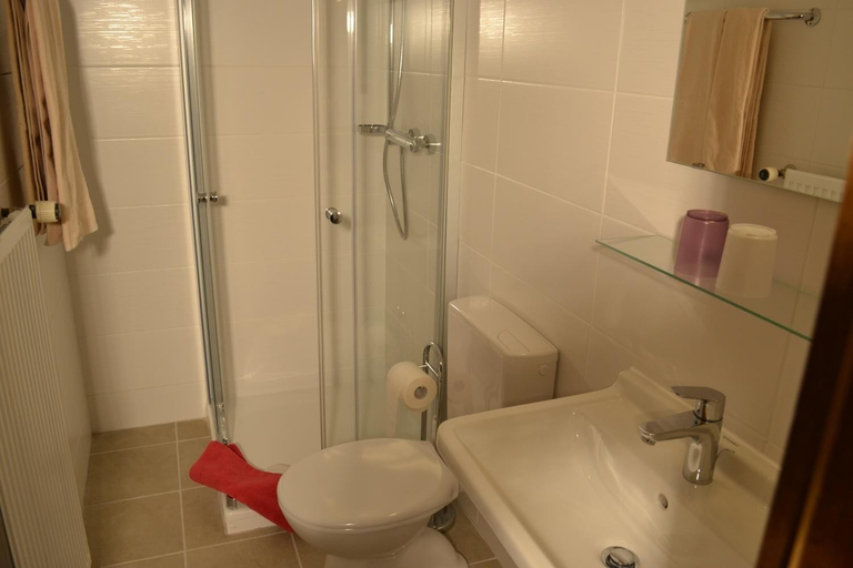 Bathroom 5, Hotel Garni Sebastian, Südliche Weinstraße