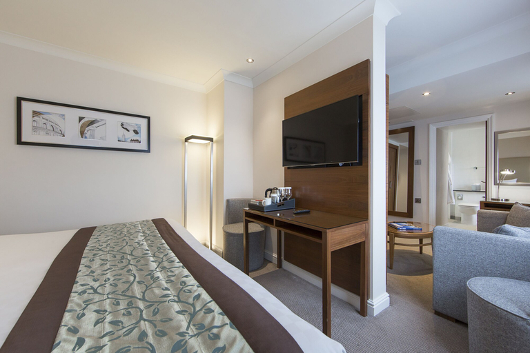 Bedroom 2, Thistle London Piccadilly, London