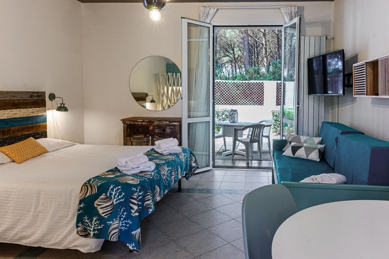 Bedroom 3, Oleandri Suite Hotel, Livorno