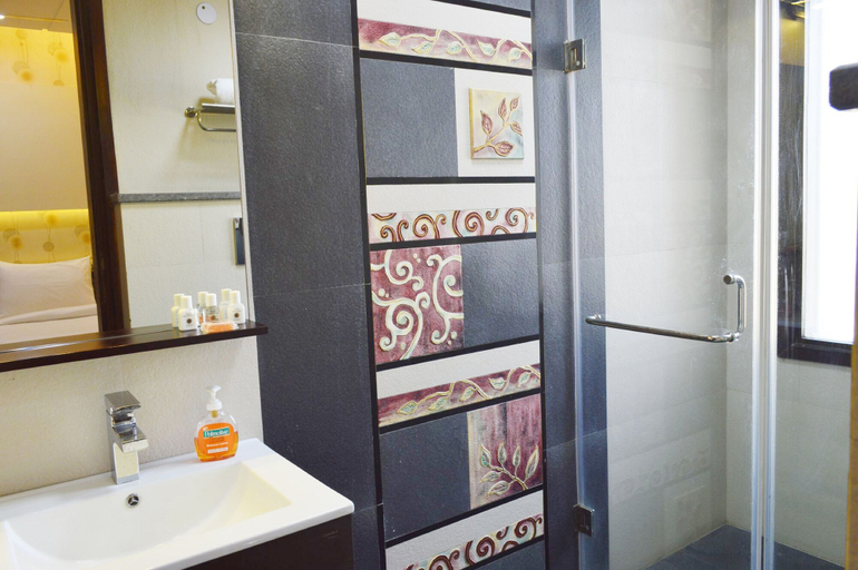 Bathroom 4, When In Gurgaon - Service Apartments near Medanta Medicity, Gurgaon