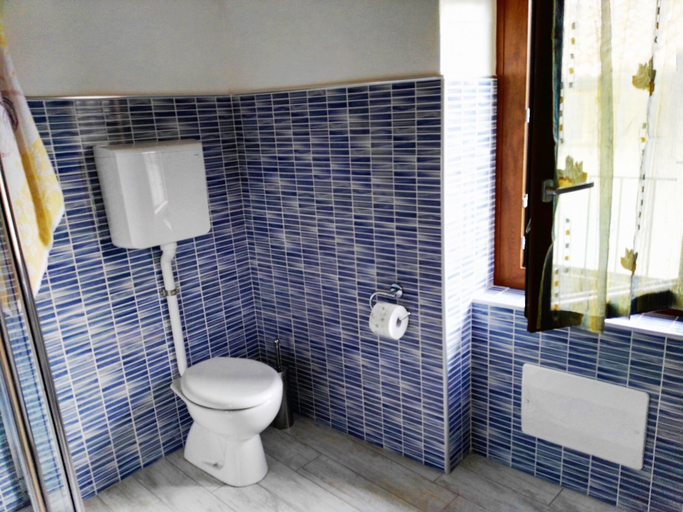 Bathroom 4, Appartamenti Casa Rita & Antica Corte Ginevra, Brescia