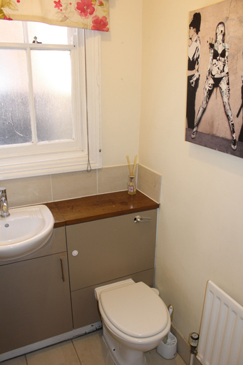 Bathroom 3, Knighton Villa by JensenLet SA, Leicestershire