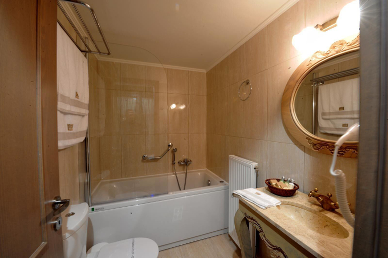 Bathroom 4, Armonia Hotel, Peloponnese