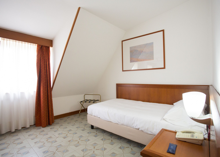 Bedroom 3, Hotel Europa, Cosenza