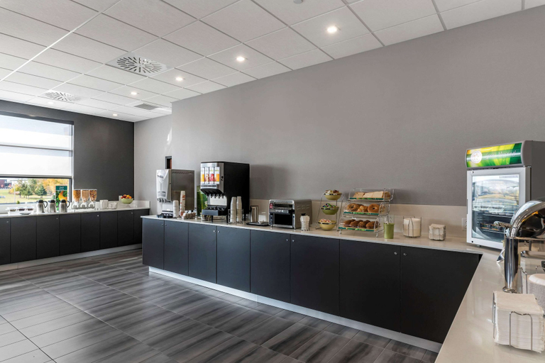 Food & Drinks 5, Quality Hotel & Conference Centre, Madawaska