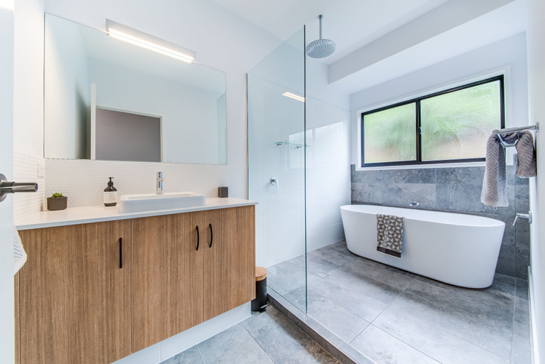 Bathroom 3, Hillside Haven Airlie Beach, Whitsunday
