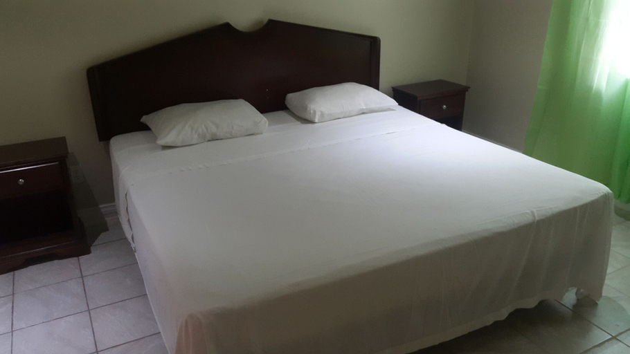 Bedroom 3, Pinneys Beach Hotel Nevis